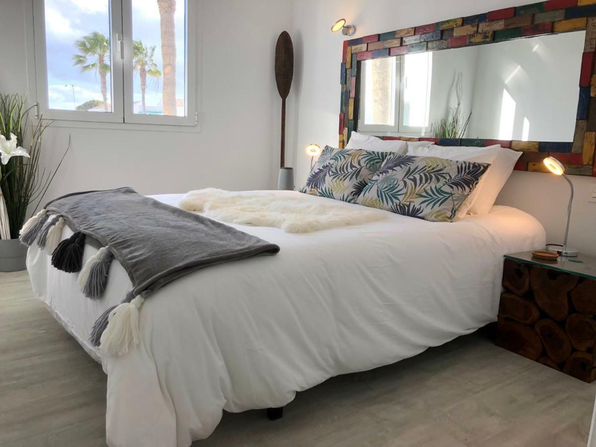 Sea Breeze With Shared Pool And Near The Beach Lägenhet Costa Teguise Exteriör bild